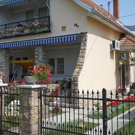 Pal Haz Apartment Abádszalók Bagian luar foto